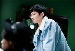 爆料娱乐圈博主白敬亭,揭秘明星幕后生活