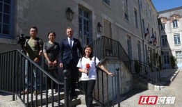 民大某网红吃瓜事件视频,揭秘校园热点背后的真相
